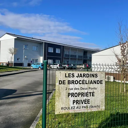 Le Jardin De Broceliande Apartment Ploermel Exterior photo